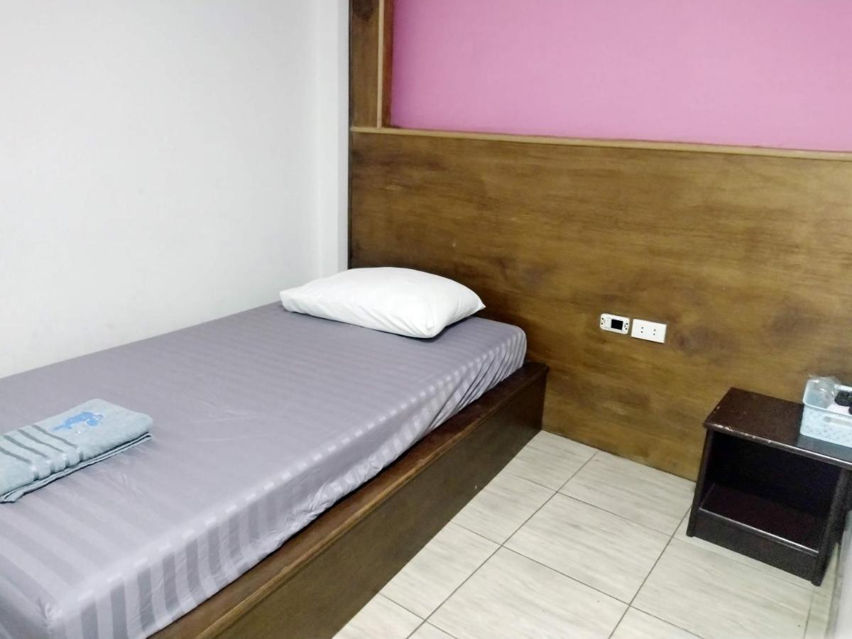 Friendly Hostel - Dmk Airport เฟรนด์ลี่ โฮสเทล ดอนเมือง Bangkok Dış mekan fotoğraf
